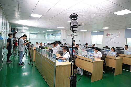 在博皓硅橡膠制品廠成立平安建設(shè)促進會