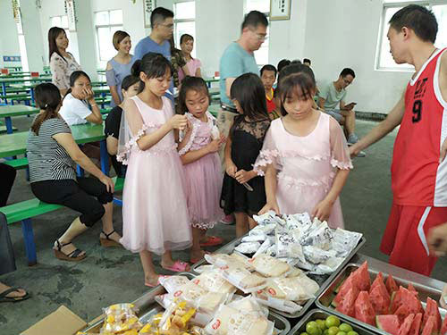 硅膠貼片按鍵定做廠家親子聚會(huì)